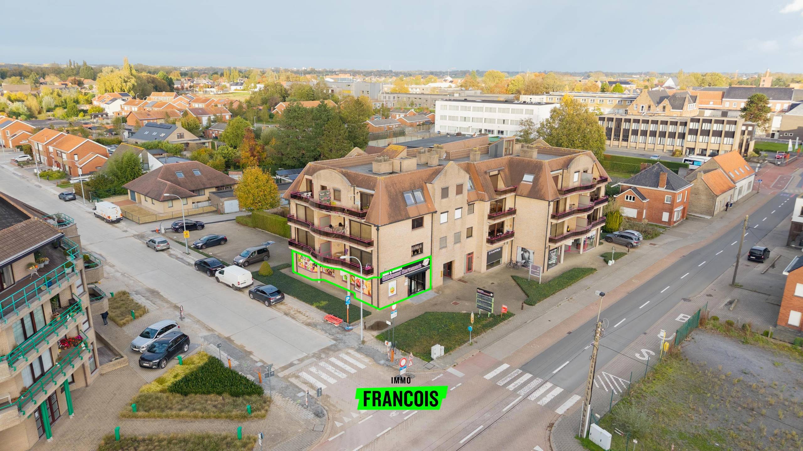 Veelzijdig commercieel gebouw op uitstekende locatie in Kortemark! - foto 2