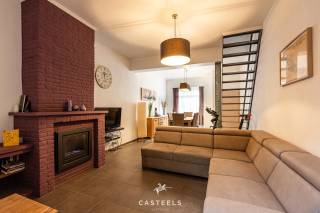 In de Jutestraat 69 vind je deze woning met een verrassend ruime indeling en tal van mogelijkheden om de woning volledig naar eigen smaak in...