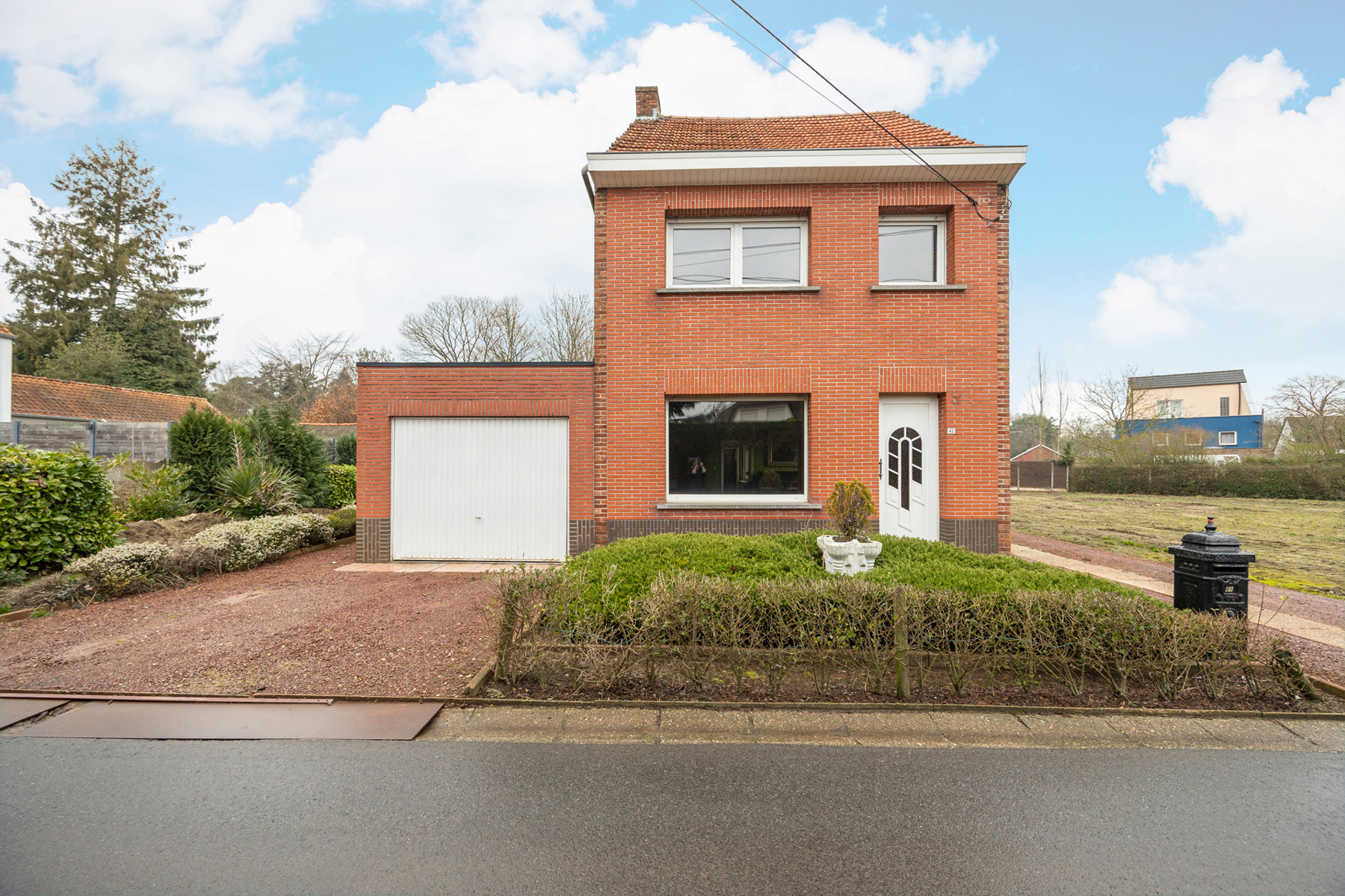 TE RENOVEREN VRIJSTAANDE WONING MET UITBREIDINGSMOGELIJKHEDEN OP 708 M² NABIJ HEIST CENTRUM - foto 2