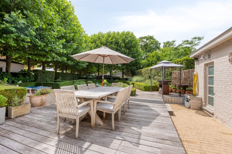 Karaktervolle woning met grote tuin en achteruitweg - foto 2