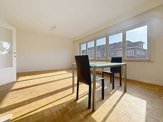 Dit unieke en zopas opgefrist appartement is gelegen in de rustige Rozenlaan te Strombeek-Bever en combineert modern wooncomfort met een...