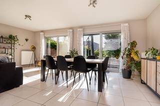 Gelijkvloers 2-slaapkamerappartement met tuin in MechelenDit charmante gelijkvloers appartement bevindt zich in een doodlopende en rustige straat, op...