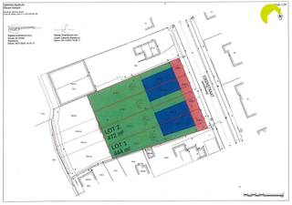 <p><span>Wij bieden u dit mooie perceel bouwgrond aan voor halfopen bebouwing met optimale zuid-west oriëntering.</span></p><p><span> </span></p><p><span>Het perceel is zeer rustig gelegen met uitzicht achteraan op landerijen en toch nabij de oprit naar de E19 en de dorpskernen van Reet, Rumst, Kontich en Aartselaar.</span></p><p><span>Lot 1 is reeds verkocht!</span></p><p><span> </span></p><p><span>Lot 2 van deze verkaveling heeft over de volledige diepte een breedte van 9,44 m.</span></p><p><span>Aan de rechterzijde dient een bouwvrije strook van 3,00 m behouden te blijven.</span></p><p><span>Ook het naastgelegen perceel aan de rechterzijde heeft een bouwvrije strook van 3,00 m dus er is een mooie afstand van 6m tussen de woningen.</span></p><p><span> </span></p><p><span>De bouwdiepte op het gelijkvloers van 17,00 meter maakt hier een bebouwde oppervlakte van maximaal 109 m² op het gelijkvloers mogelijk.</span></p><p><span>Op de tweede bouwlaag bedraagt deze minimum 9,00m en maximum 13,00 m.  </span></p><p><span>Een derde bouwlaag onder schuin dak is mogelijk met een maximale diepte van 9,00 m.</span></p><p><span> </span></p><p><span>Geen bouwverplichting!!</span></p><p><span>Achter het perceel ligt agrarisch gebied dus steeds groene uitzichten!</span></p><p><span> </span></p><p><span>Voor meer informatie kan u ons contacteren op het nummer 03 449 42 41 of mail ons via info@habicom.be</span></p><p><span>Benieuwd naar de waarde van jouw woning?  Check het gratis op <span>www.watismijnhuiswaard.be</span></span></p><p><span> </span></p><p><span> </span></p><p><span> </span></p><p><span> </span></p><p><span> </span></p><p><span> </span></p>