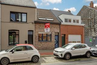 Op zoek naar een woning met veel potentieel?Deze charmante woning, gunstig gelegen nabij invalswegen, het openbaar vervoer en het centrum, werd in...