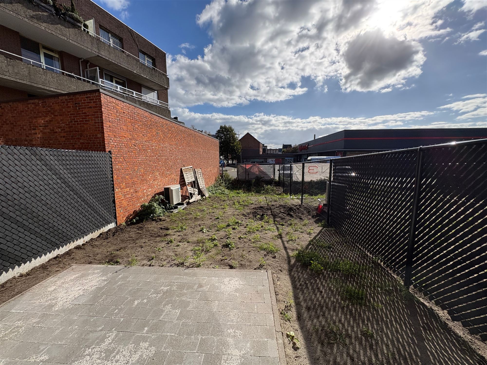 Ruim appartement met 2 slaapkamers en grote zuidtuin. - foto 5