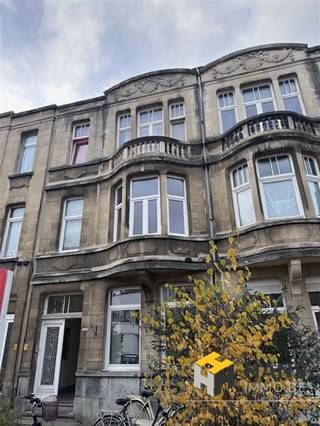 Prachtig art-deco appartement met 2 slaapkamers op de Muggenberglei 166 in Deurne. Dit charmante 2 slaapkamer appartement op de 1st...