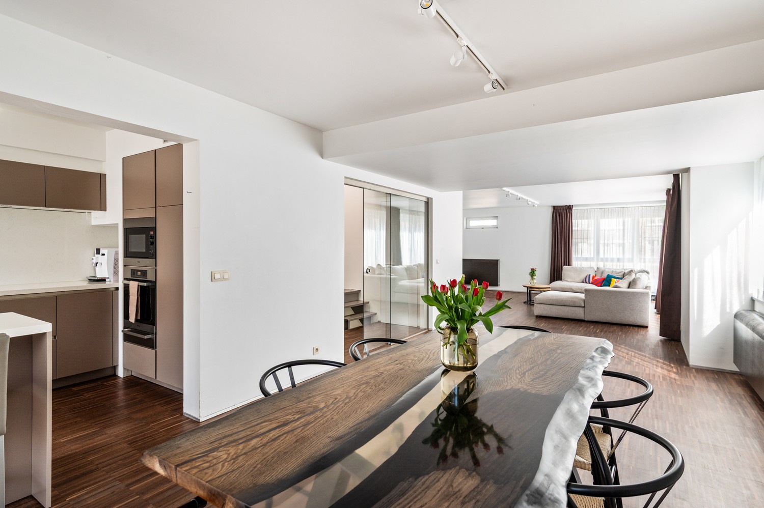 Halfopen huis met 4 slaapkamers, tuin en garage - foto 5