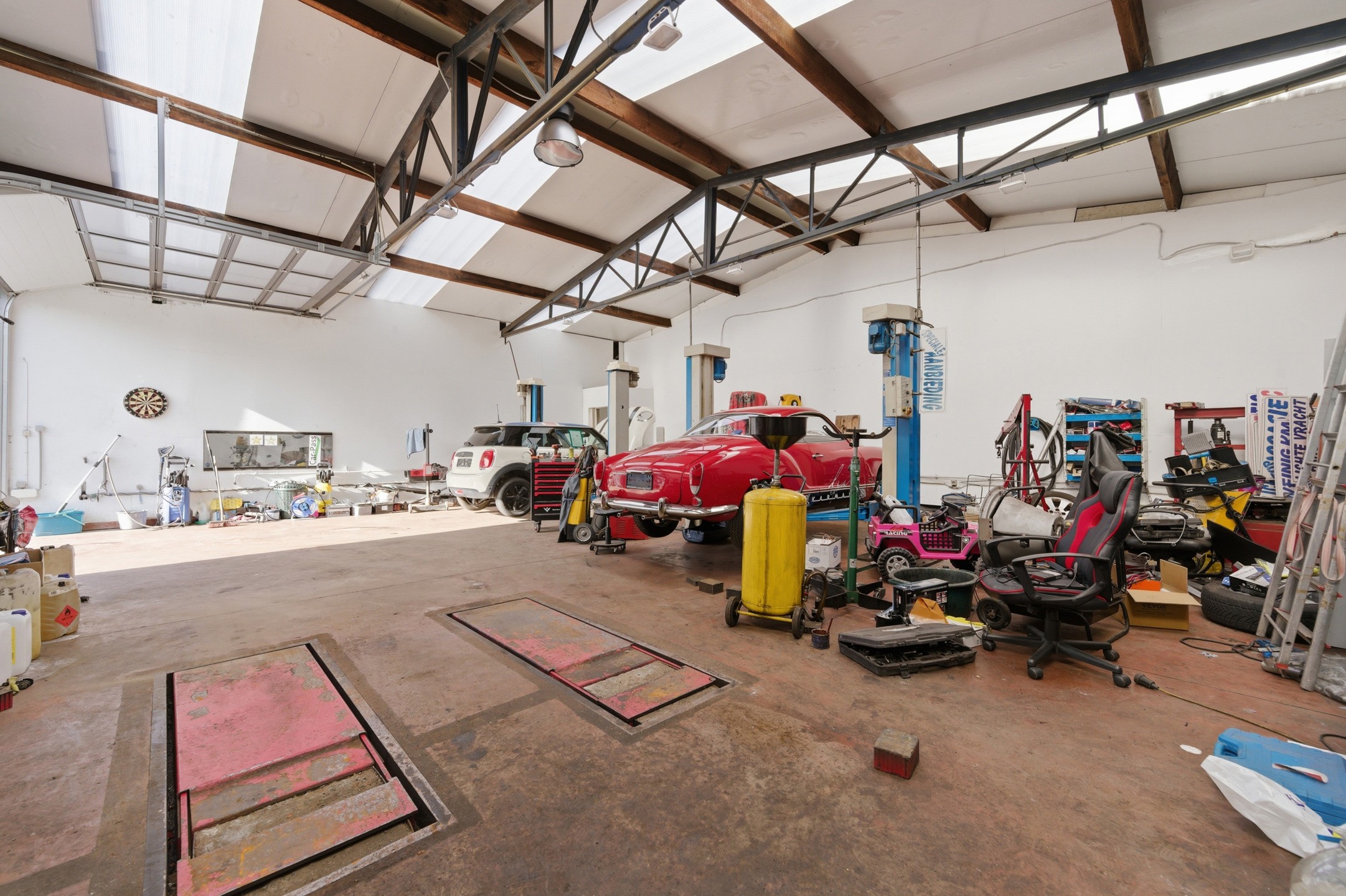 Ruime woning met loods en kantoor op toplocatie in Erembodegem. - foto 4