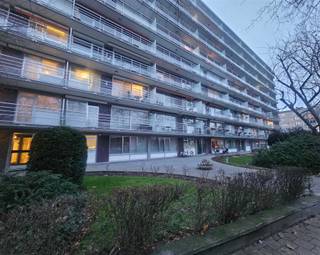 RUIM INGEDEELD 2-SLAAPKAMERAPPARTEMENT MET TERRASSEN, KELDER EN STAANPLAATS GROENENHOEK BORGERHOUTIn de Groenenhoek te Borgerhout vinden we dit ruim...