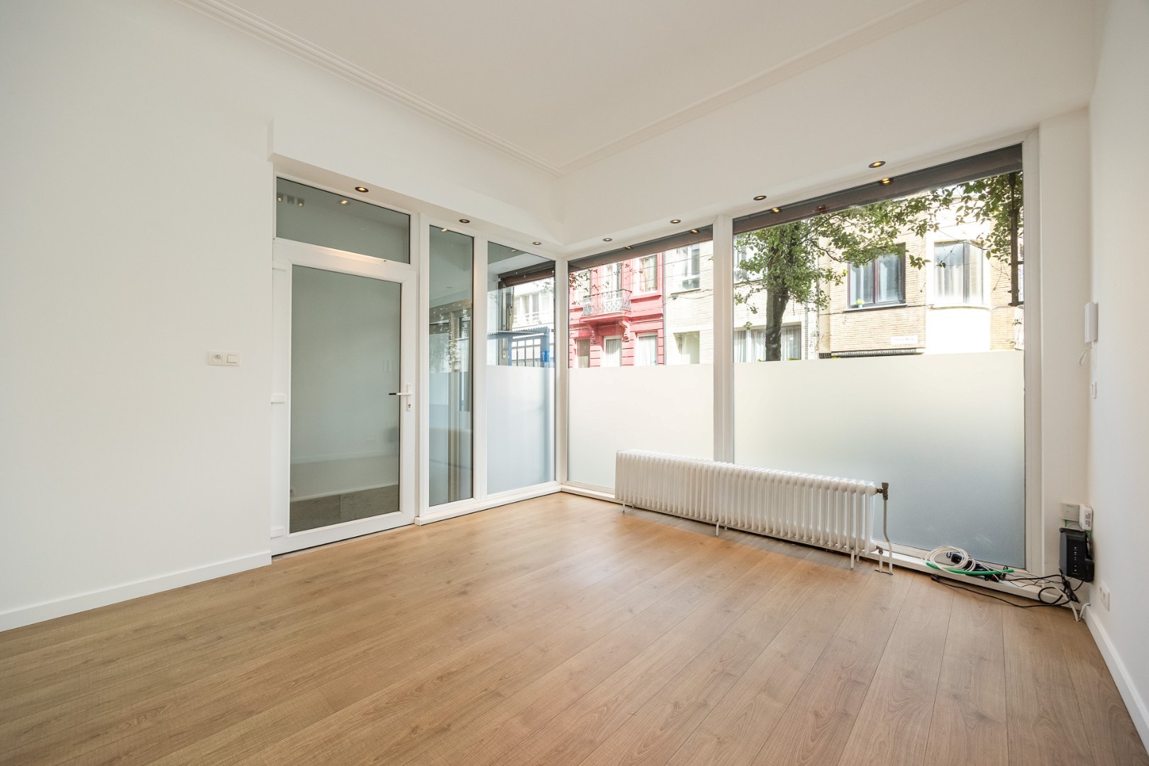 Gelijkvloers appt. met handelsruimte en tuin te Antwerpen! - foto 4