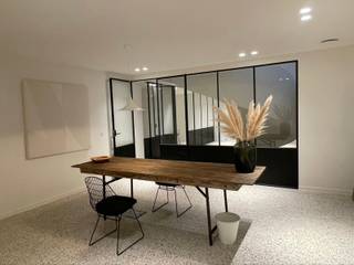 Kraainem, on the border of Woluwe-St-Lambert - From €850/month - We offer several workspaces with surfaces ranging from +/-13 to +/-23m2. The...