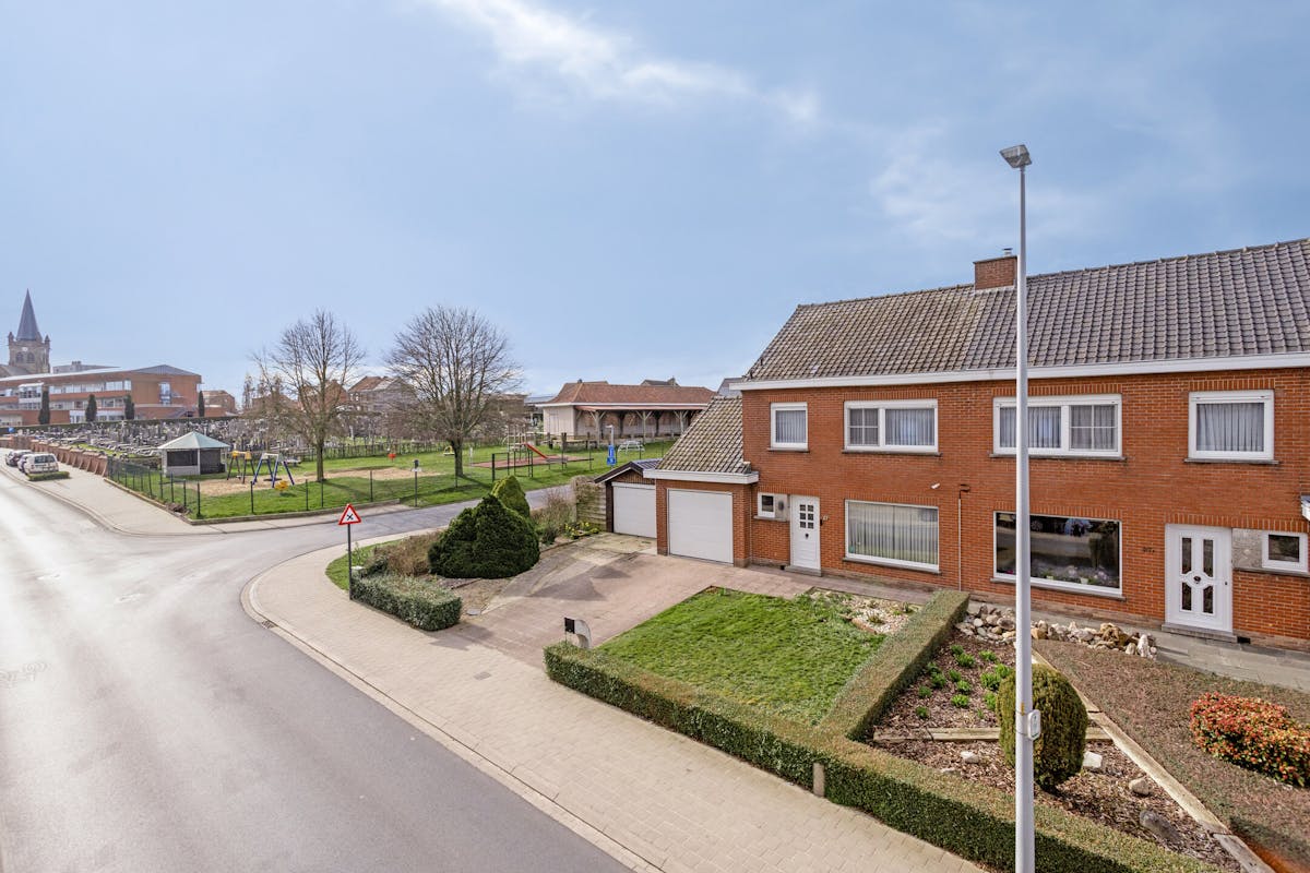 Halfopen huis te koop in Wijtschate met 3 kamers en mooie tuin - foto 1