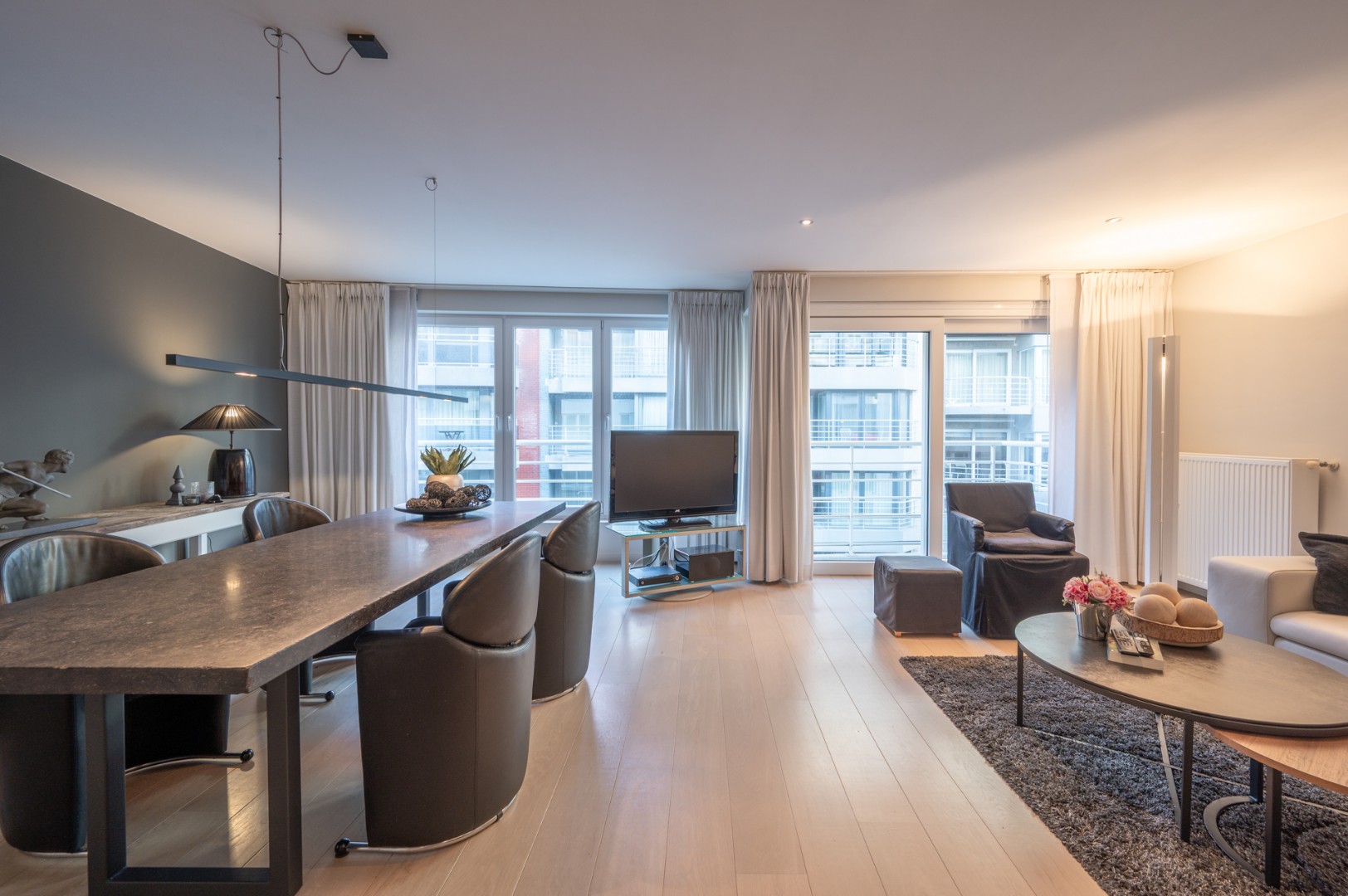 Instapklaar appartement te koop met twee terrassen, uitzonderlijke gevelbreedte en topligging! - foto 5