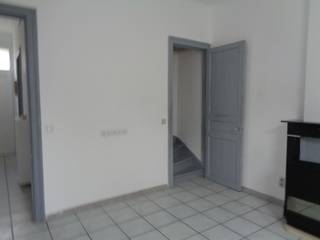<p><span>Centraal gelegen woning. Inkom, living, woonkamer, keuken, terras met tuintje, badkamer en 3 slaapkamers. Vrij op 15/07/2026. Voor info of bezoek bel 056.21.58.00 of www.immo-lvb.be, naar pand gaan en via pand online afspraak maken.</span></p>
