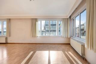 Bent u op zoek naar een energiezuinige thuis in het hart van Burcht? Dit ruime appartement in de Idsteinlaan biedt een uitstekende kans voor wie...