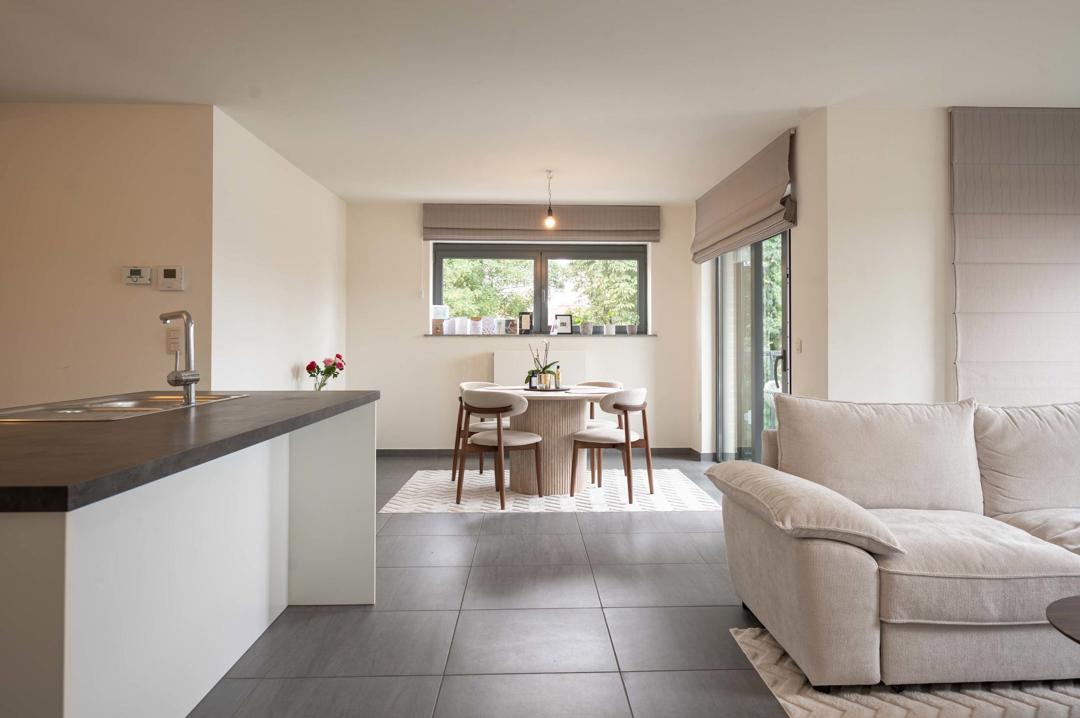 Modern 1-slaapkamerappartement nabij winkels - foto 5