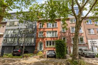 Instapklaar gezellig appartement gelegen op de tweede verdieping van een klein charmant gebouw vlakbij het Te Boelaer Park en Rivierenhof bestaande uit: inkom, gezellige living, keuken met aansluitend een leuk terrasje, 2 slaapkamers en badkamer. Onderaards is er een kelder voorzien. De gemeenschappelijke kosten bedragen 200€/mnd. voor cv, blokpolis, water, elektriciteit gemene delen, enz...<br />Dit appartement is gelegen vlakbij het bijna vernieuwde Arenaplein, belangrijke invalswegen, winkels, openbaar vervoer, het Te Boelaer Park, Rivierenhof, enz...