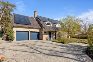 Op een fantastische locatie te Bonheiden bevindt zich deze ruime en energiezuinige villa met een bewoonbare oppervlakte van 437 m² op een...