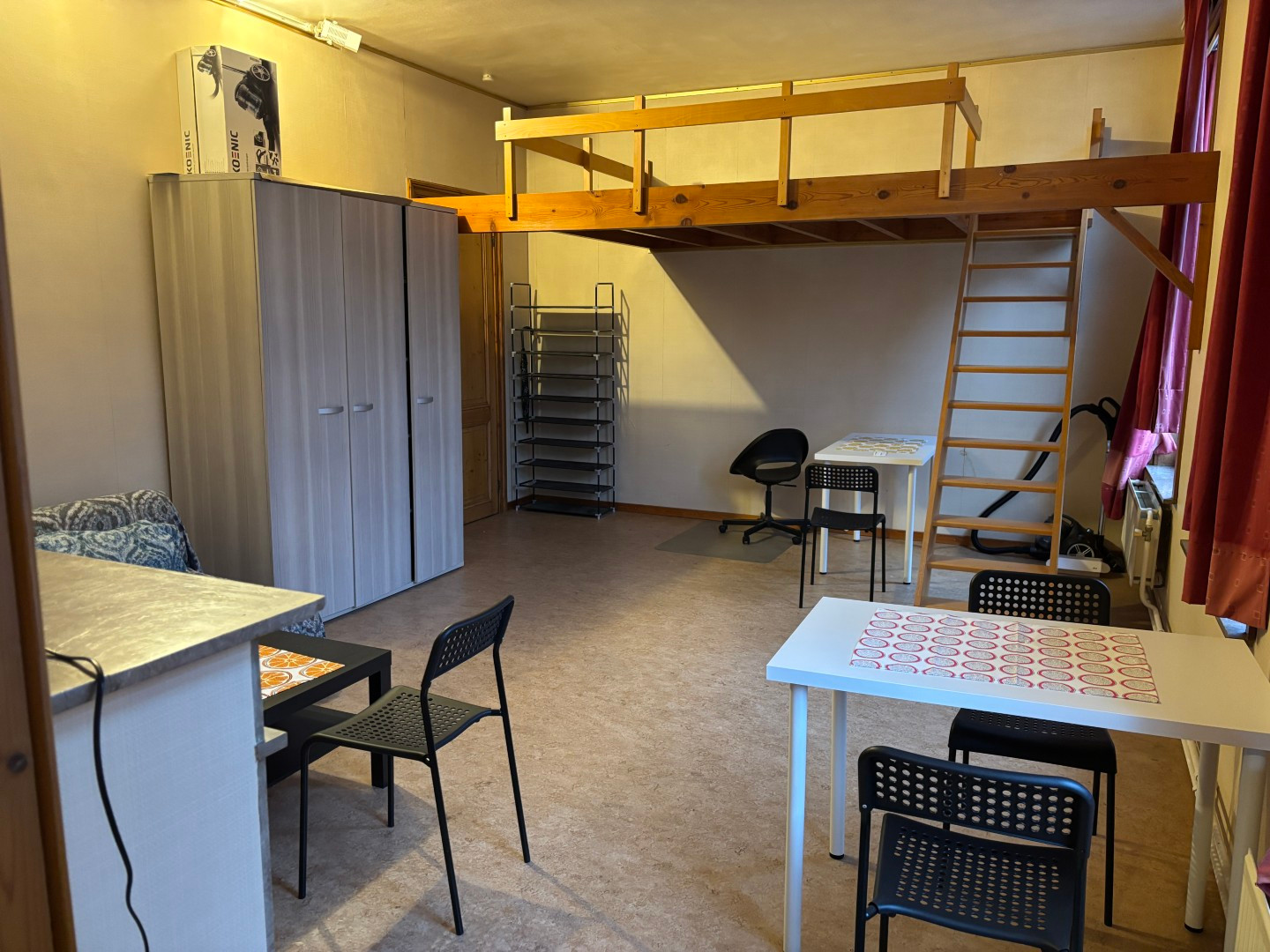 Gemeubelde studio met mezzanine - foto 3