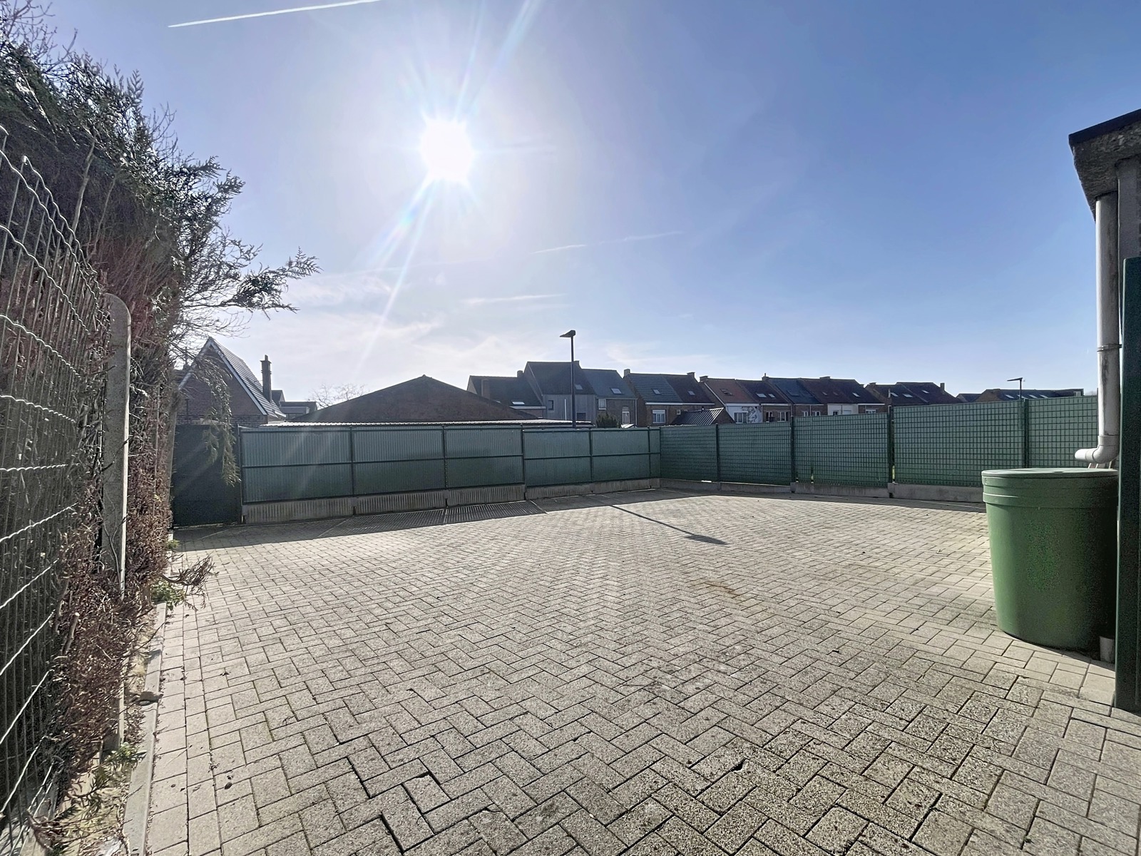 Twee Garages Met Extra Grond op een uitstekende locatie! - foto 5