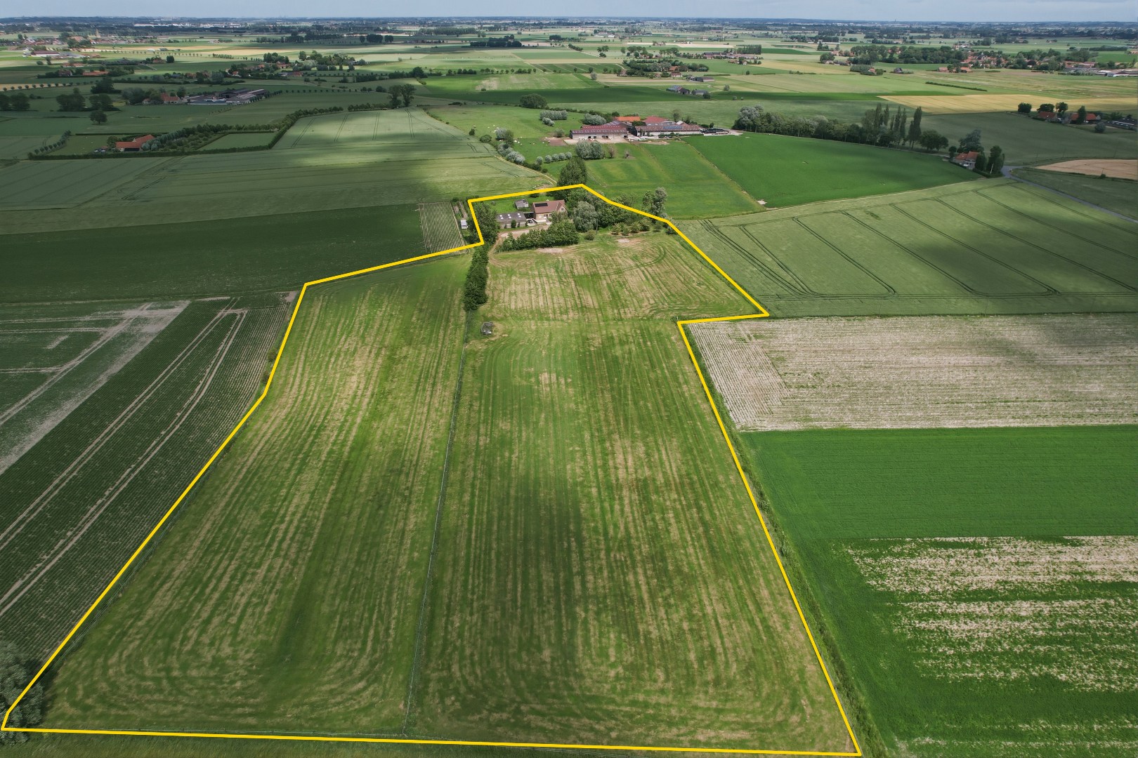 Recente open bebouwing (2019) op een perceel van maar liefst 44.888 m² - foto 2