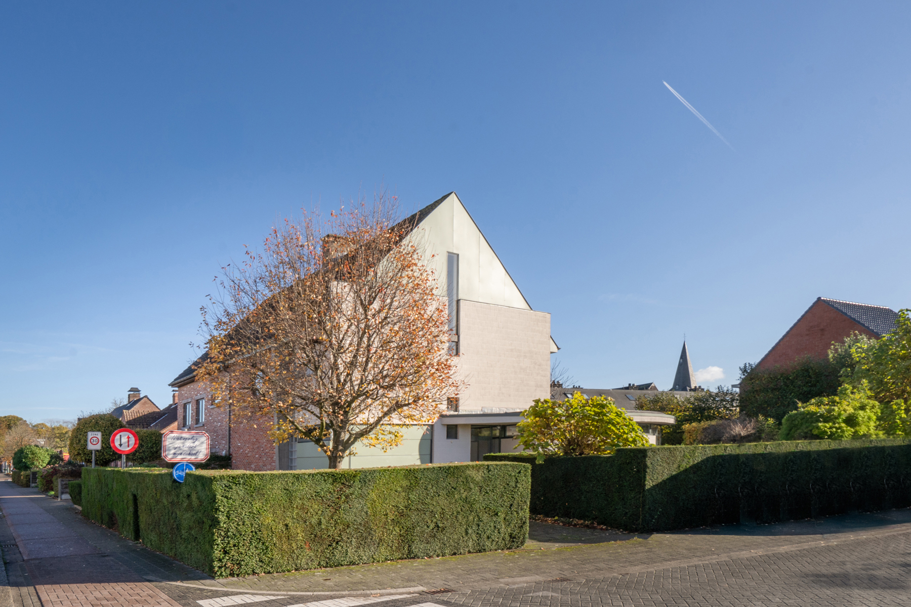 ARCHITECTURALE HALFOPENBEBOUWING MET EXTRA BOUWPERCEEL - foto 2