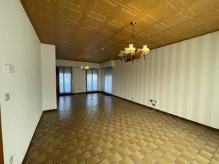 LiggingDe woning is rustig gelegen in de woonwijk Wijdbos te Geel. Het centrum van Geel bevindt zich op wandelafstand (± 1,6 km) en is vlot...