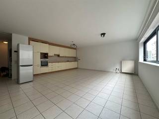 Prachtig modern appartement op 't Zuid!Dit appartement bevindt zich op het gelijkvloers. U komt binnen via de hal met vestiaire in de ruime woonkamer...