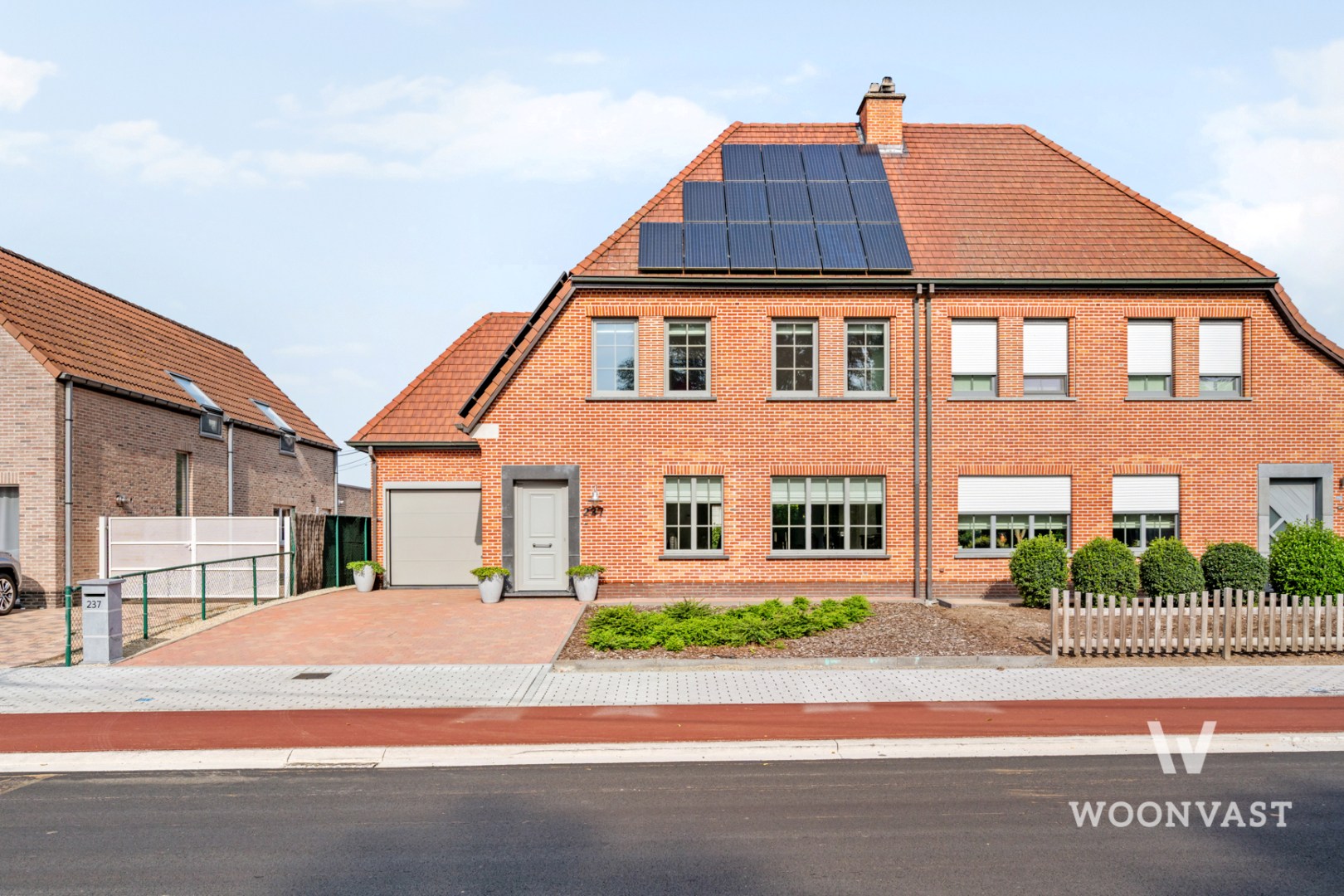 Lichtrijke, kwalitatief afgewerkte & ruime woning! - foto 1