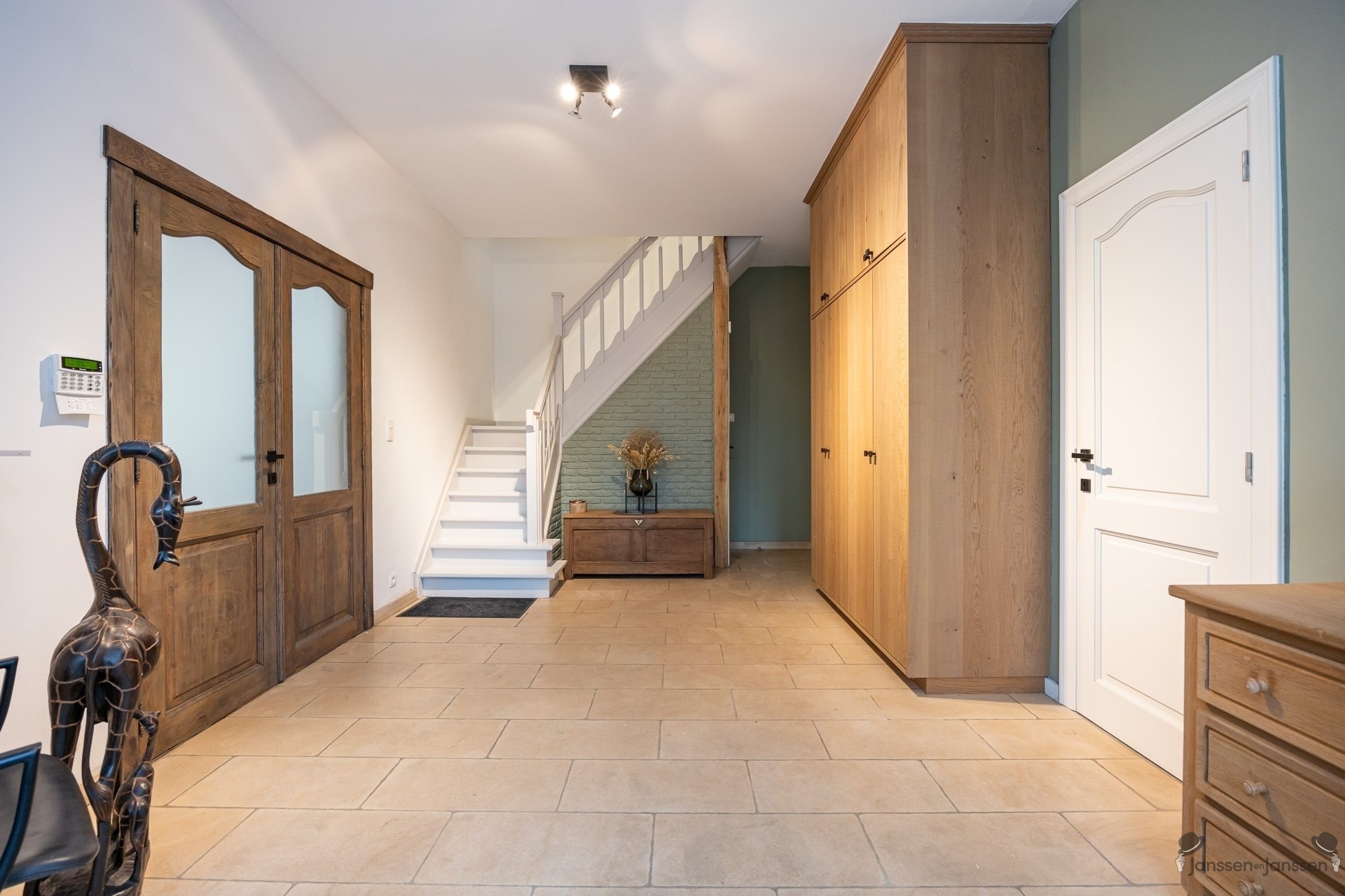 Exclusieve villa op 10.500 m² op residentiële toplocatie - foto 4