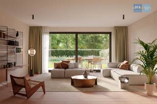 Tussen het groen en de gezellige dorpskern van Oostmalle ontvouwt zich een bijzonder woonproject: Warandehof.Op deze bevoorrechte plek, die veel van z’n landelijke eigenheid heeft bewaard, kom je straks thuis in een autoluwe omgeving met uitstekend wooncomfort.