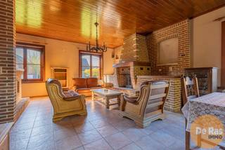 EERSTE BEZOEKDAG ZATERDAG 25/04 VAN 10U TOT 13U (enkel op afspraak)ERPE-MERE - Deze ruime, statige villa is gelegen in een rustige straat, op een...