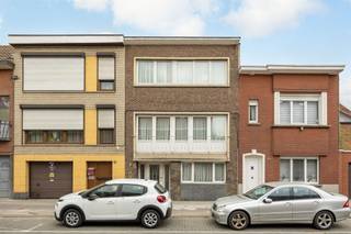 Ontdek deze ruime woning met een gevelbreedte van maar liefst 6 meter, gelegen op de Leuvensesteenweg 480 te Muizen. Deze woning, gebouwd in...