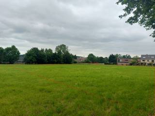 Deze prachtige bouwgrond met weiland wordt verkocht!Bent u op zoek naar een locatie om een fantastische open bebouwing te plaatsen en heeft u graag...