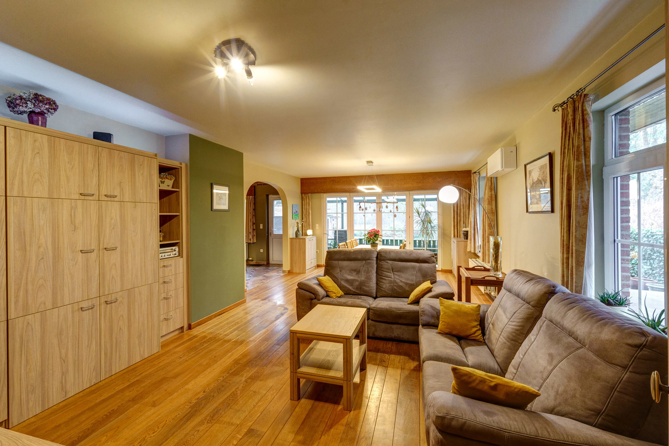 Ruime woning met 4 slpk, enorme kelder en prachtige tuin. - foto 4