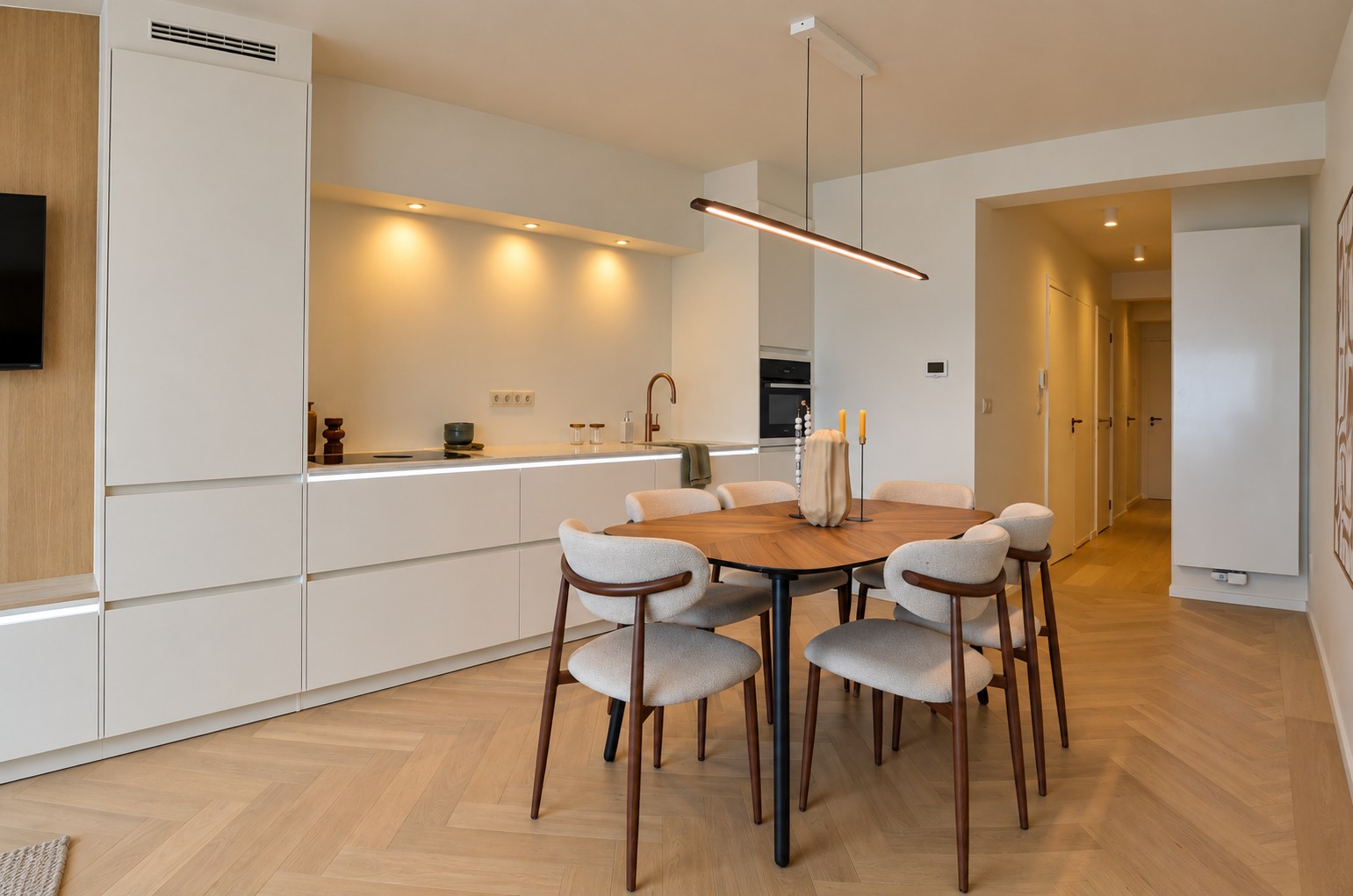 Appartement entièrement rénové avec vue mer frontale, idéalement situé sur la place Rubens - photo 4