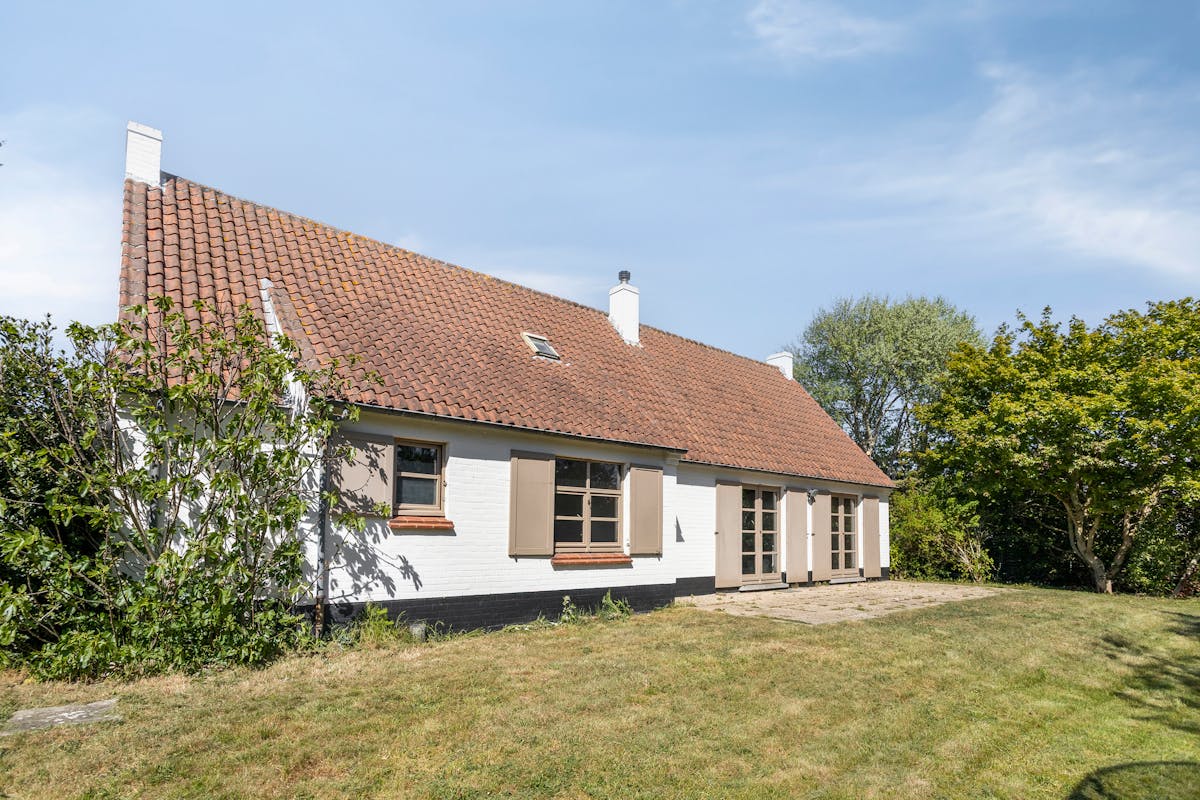 Charmante woning op een ruim perceel van 1273 m² in Sint-Idesbald - foto 1