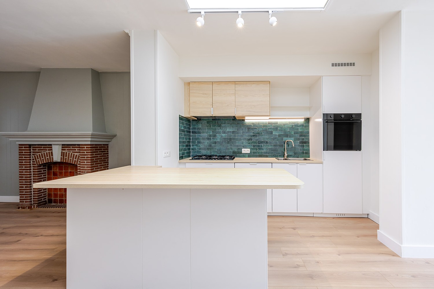 Knap vernieuwde woning vlakbij Brugge, met zonnige tuin - foto 4