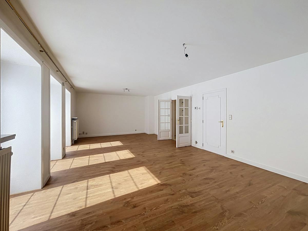 Lichtrijk en uiterst ruim appartement met 3 slaapkamers te huur in Brugge - foto 4