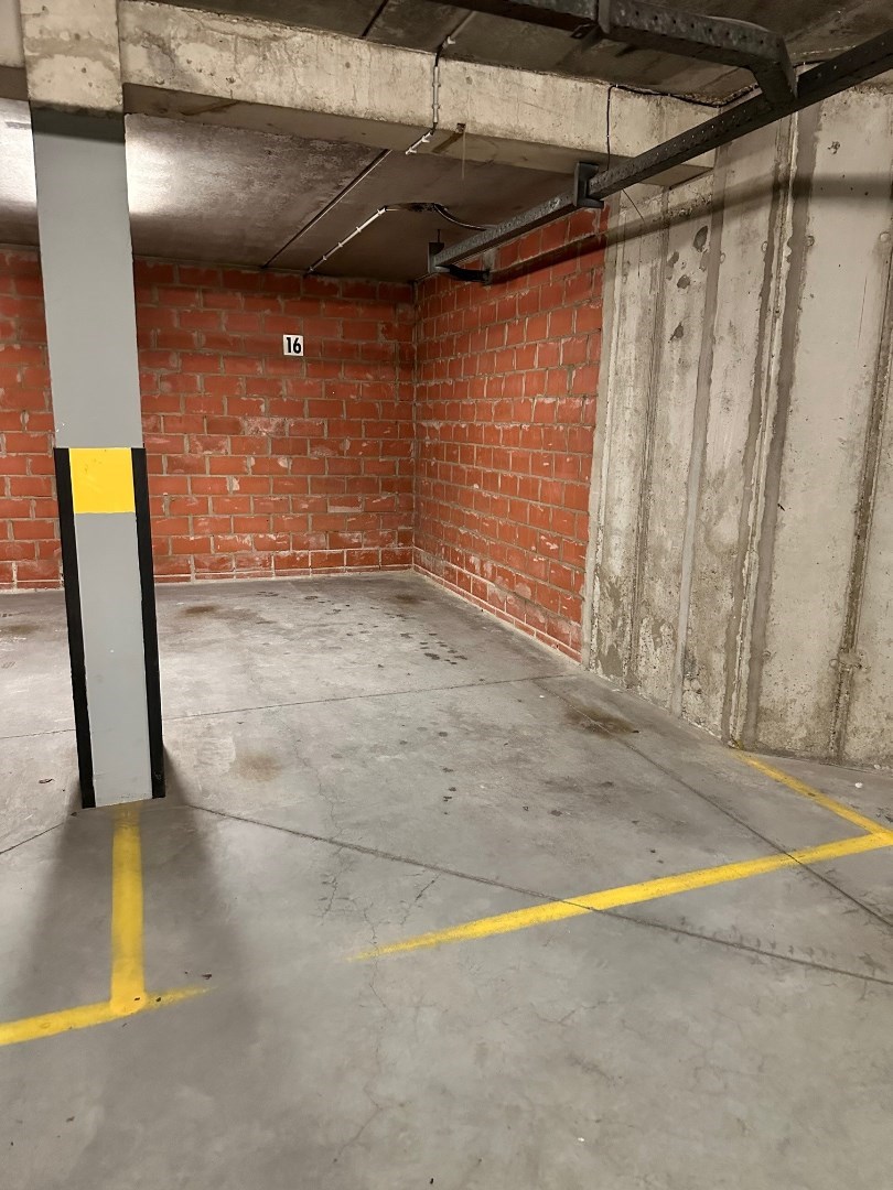 AUTOSTAANPLAATS - BLANCGARINSTRAAT - KNOKKE - foto 3