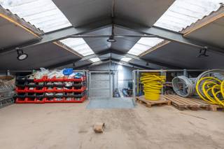 Op zoek naar een rendabele investering op een toplocatie? Dan is dit unieke vastgoed in het hart van Oudenburg iets voor u!Gebouw voor gemengd...