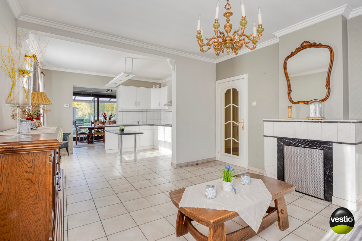 RUSTIG GELEGEN RUIME VRIJSTAANDE WONING MET GROTE TUIN OP 22A49CA TE HOESELT. - foto 2