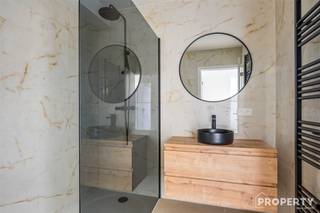 Appartement op de eerste verdieping met terras Ben je op zoek naar een instapklaar, modern en energiezuinig appartement op een centrale ligging? Dan...