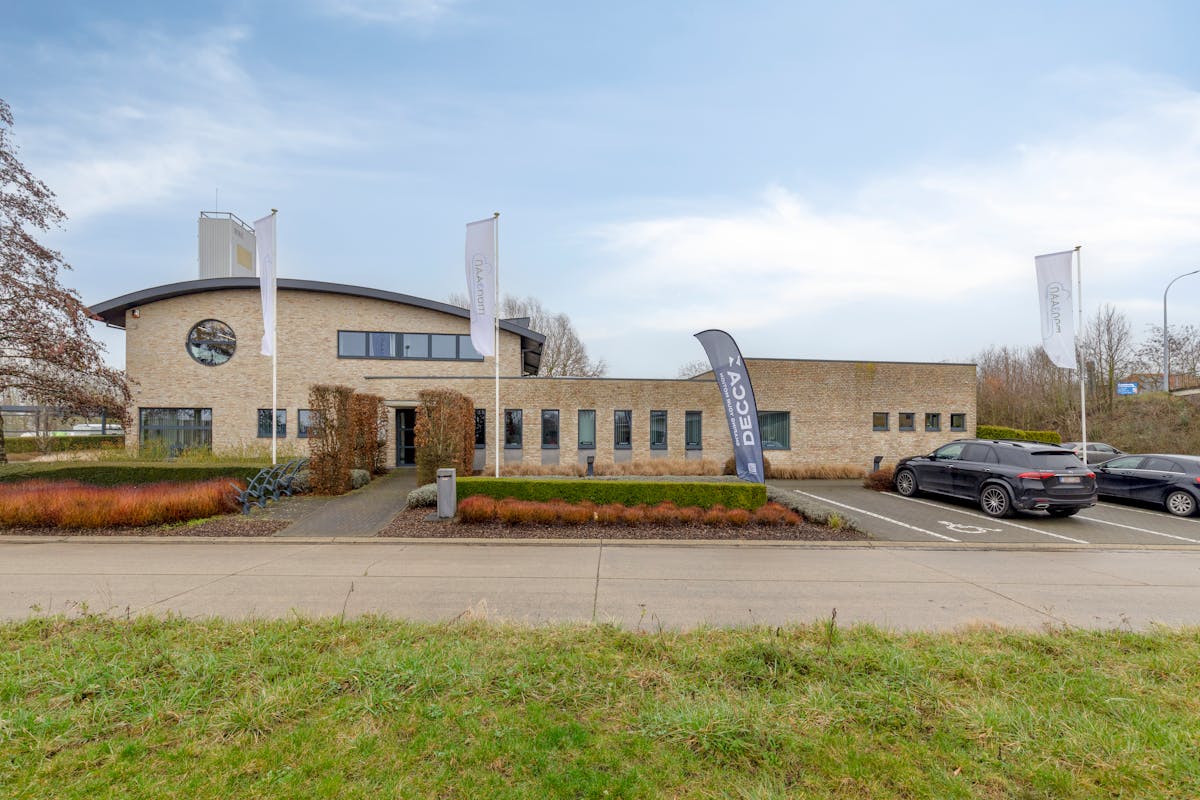 Multifunctioneel gebouw (ca. 600 m²) te koop in Gavere - foto 1