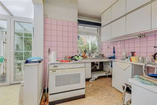 Unieke kans : woning met naastgelegen bouwgrond* In het centrum van Merksem, in een zijstraat van de Bredabaan, staat deze unieke kans in de Van...