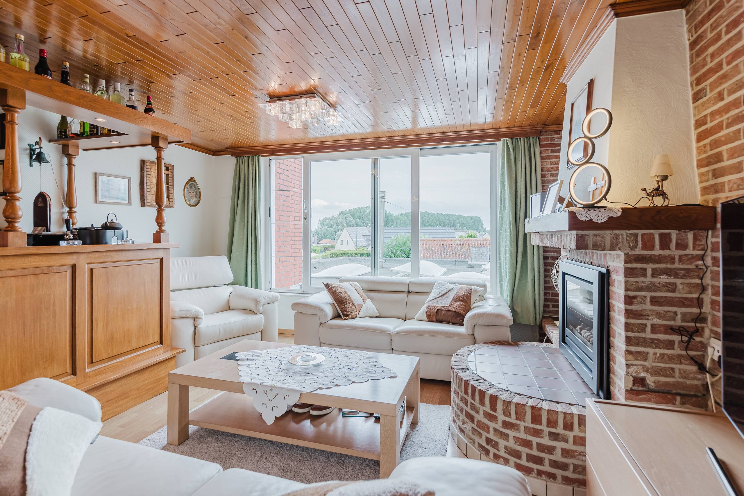 WONING MET HANDELSGELIJKVLOERS IN BOEKHOUTE - foto 2