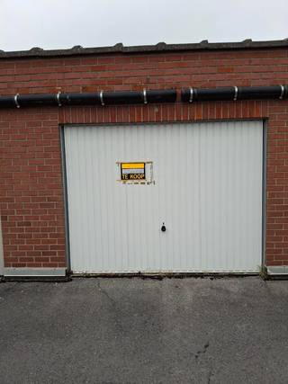 garage; 4.90m x 3.25 m met kantelpoort<br />Garage nummer 17.