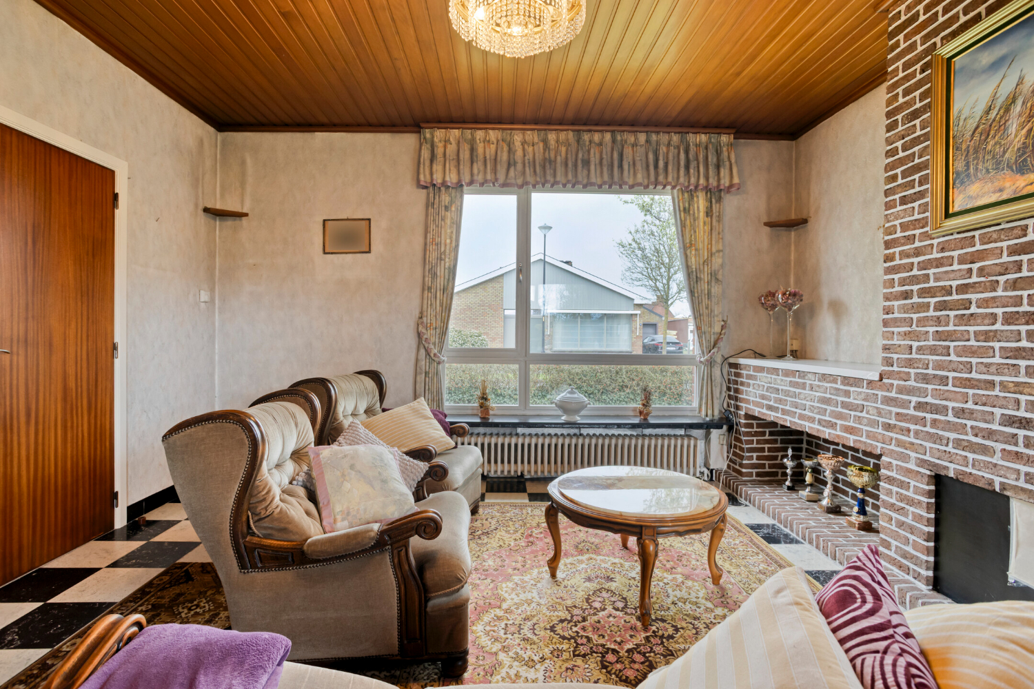 Verzorgde bungalow op topligging met 2 slaapkamers, inpandige garage en zonnige tuin - foto 4