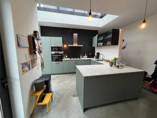 Ontdek deze grotendeels gerenoveerde woning in het charmante Zoutleeuw, waar licht, ruimte en karakter samenkomen.Deze eigendom combineert een modern...