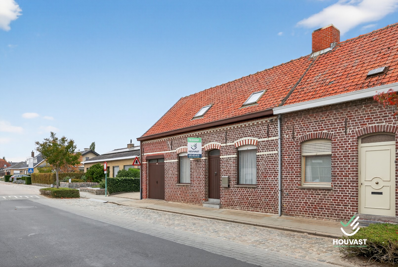 Te renoveren halfopen bebouwing met veel potentieel in hartje Boezinge / projectgrond - foto 3
